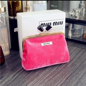 Kiss-Lock Miu Miu Velvet Mini Bag (Hot Pink 💓)